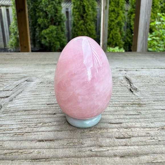 Rose Quartz Crystal Egg with Ring Holder - Picture 4 of 9